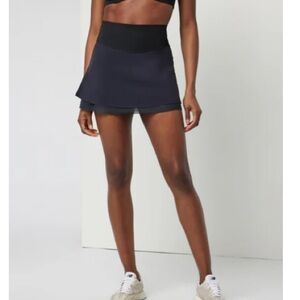 Vuori Hot Mesh Black skirt with built in shorts
